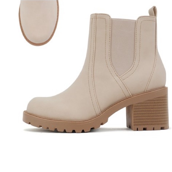 Natural/Nude Chelsea Lug sole micro suede Ankle boot - Picture 4 of 4